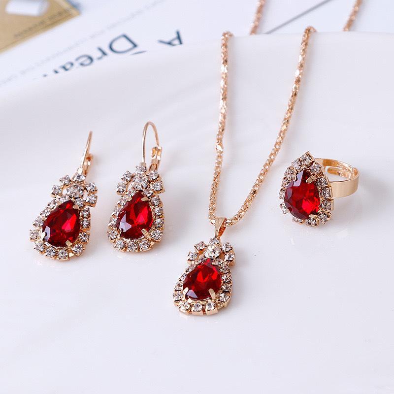 Three -Piece Necklace